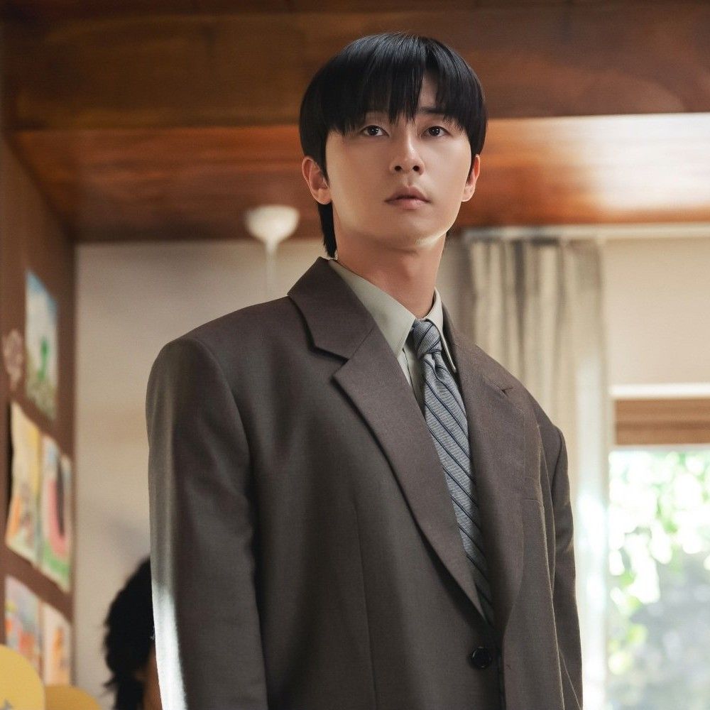 Recent activity shot of Park Seojoon