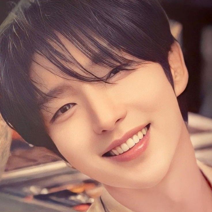 Behind-the-scenes cut of Lee Joongi