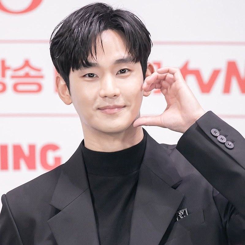 A moment captured by a fan of Kim Soohyun