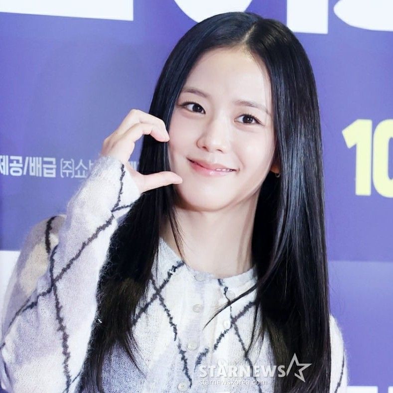 Behind-the-scenes cut of Jisoo (1995)