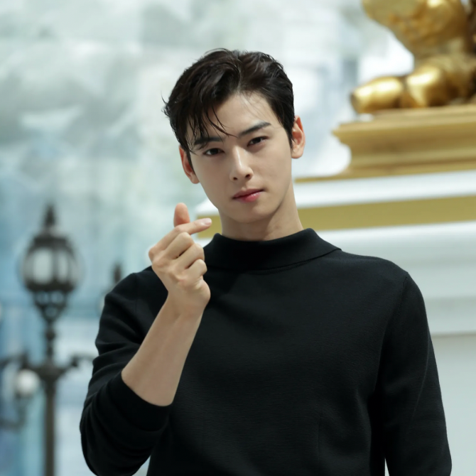 Foto terbaru dari Cha Eunwoo