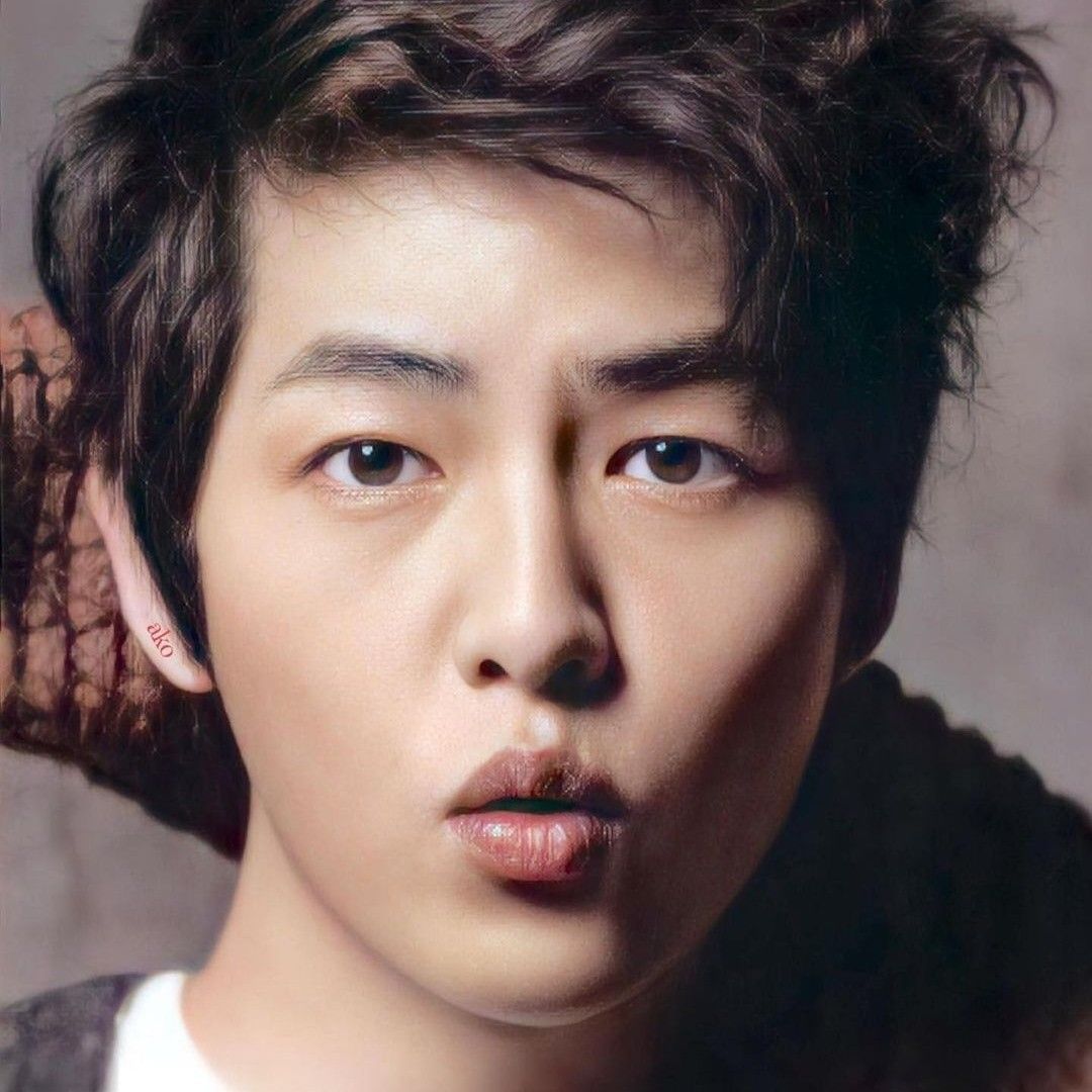 A moment captured by a fan of Song Joongki