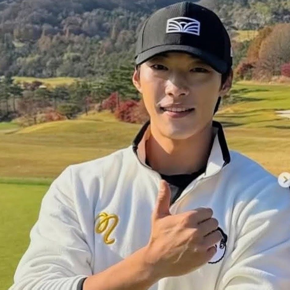 Behind-the-scenes cut of Woo Dohwan