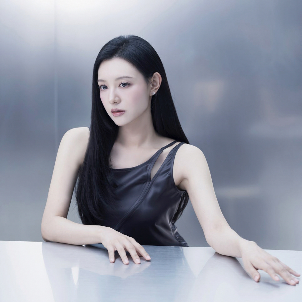 金智媛的最新照片