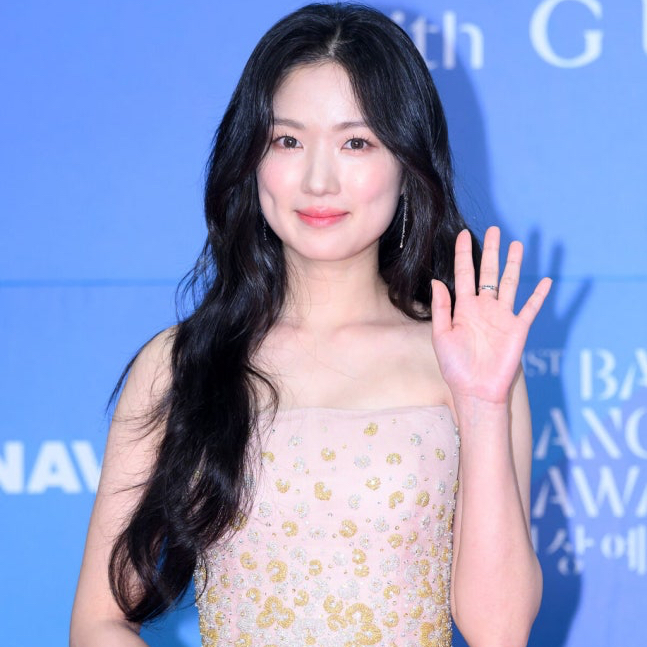 Recent activity shot of Kim Hyeyoon