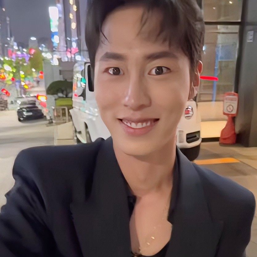 Behind-the-scenes cut of Lee Jaewook