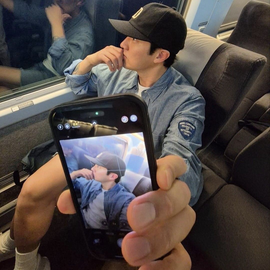 A moment captured by a fan of So Jisub