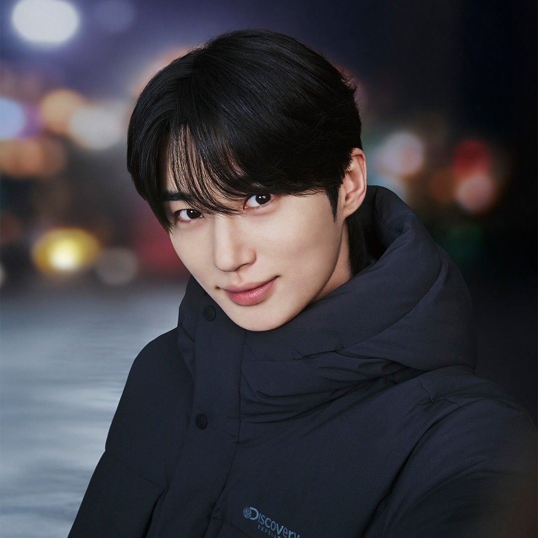 Behind-the-scenes cut of Byeon Wooseok