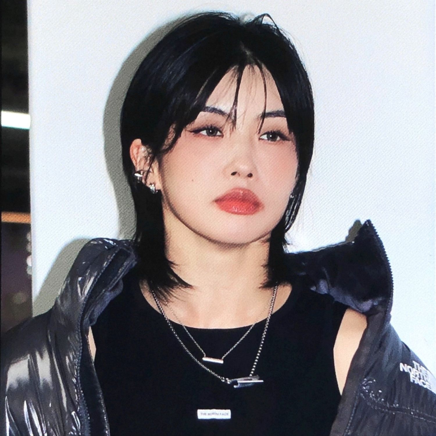 Behind-the-scenes cut of Aiki