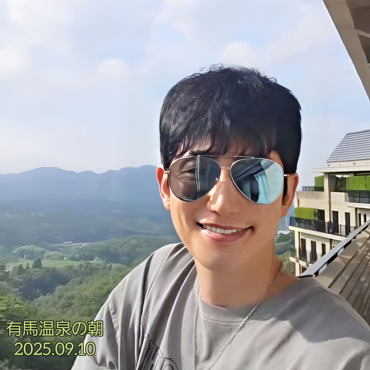 A moment captured by a fan of Park Sihoo