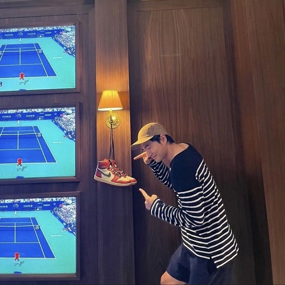 Recent activity shot of Lee Jinwook