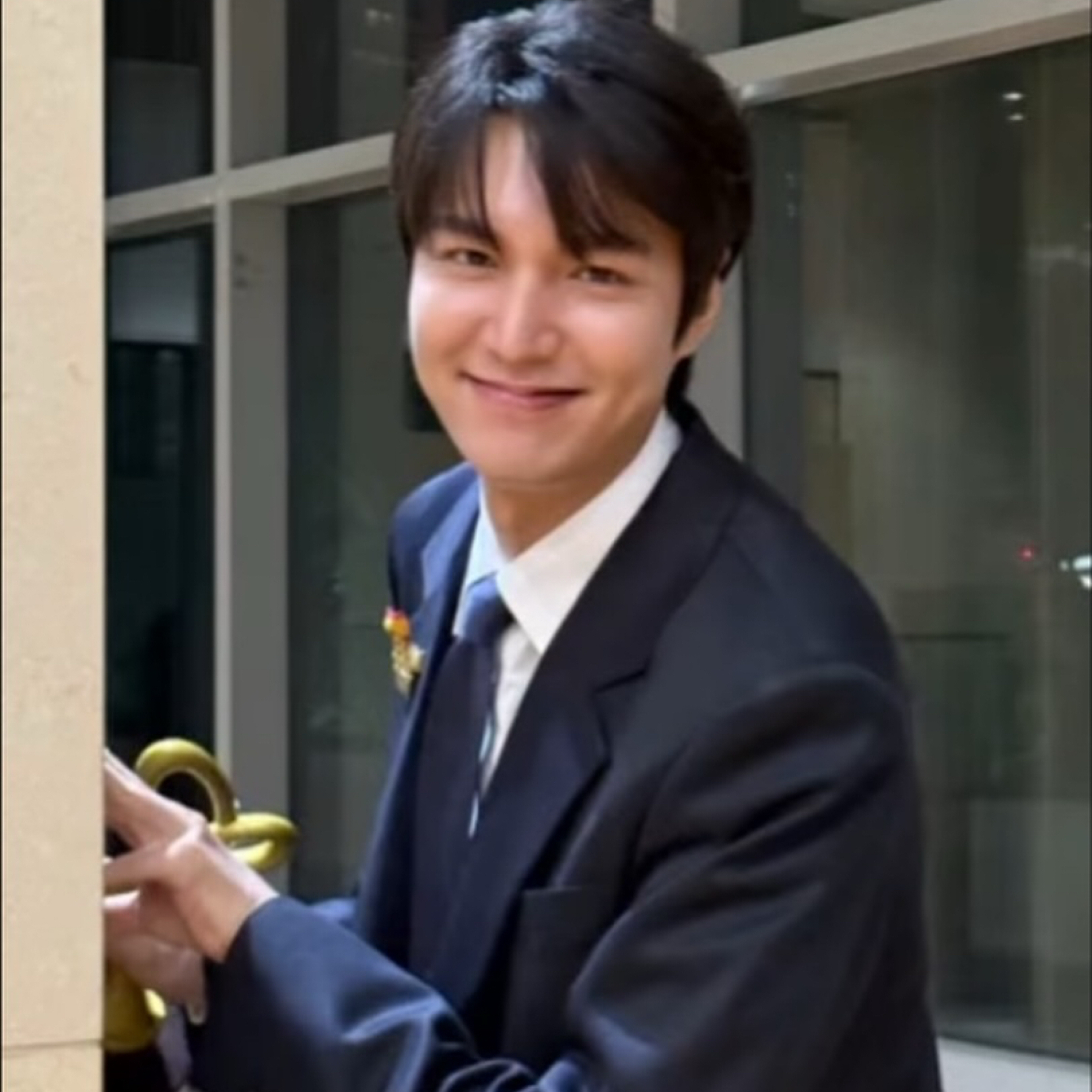 粉絲拍下的李敏鎬瞬間