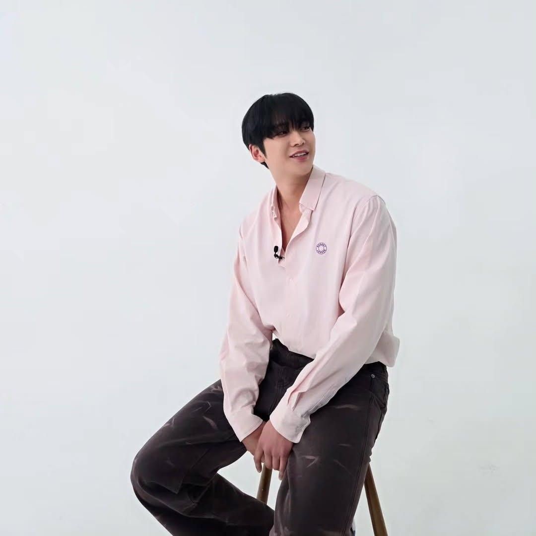 Behind-the-scenes cut of Rowoon