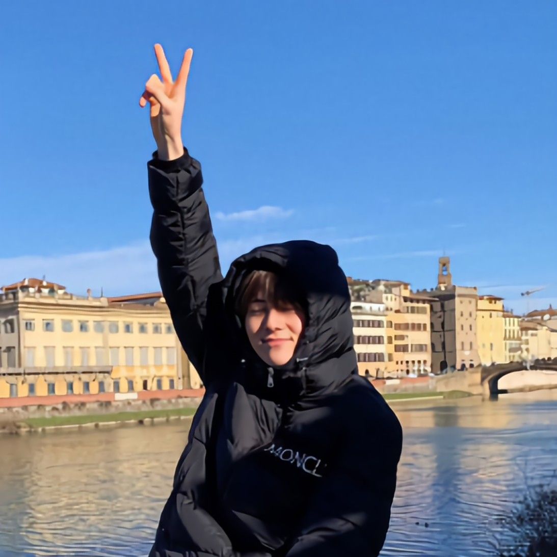 A moment captured by a fan of Hwang Minhyun