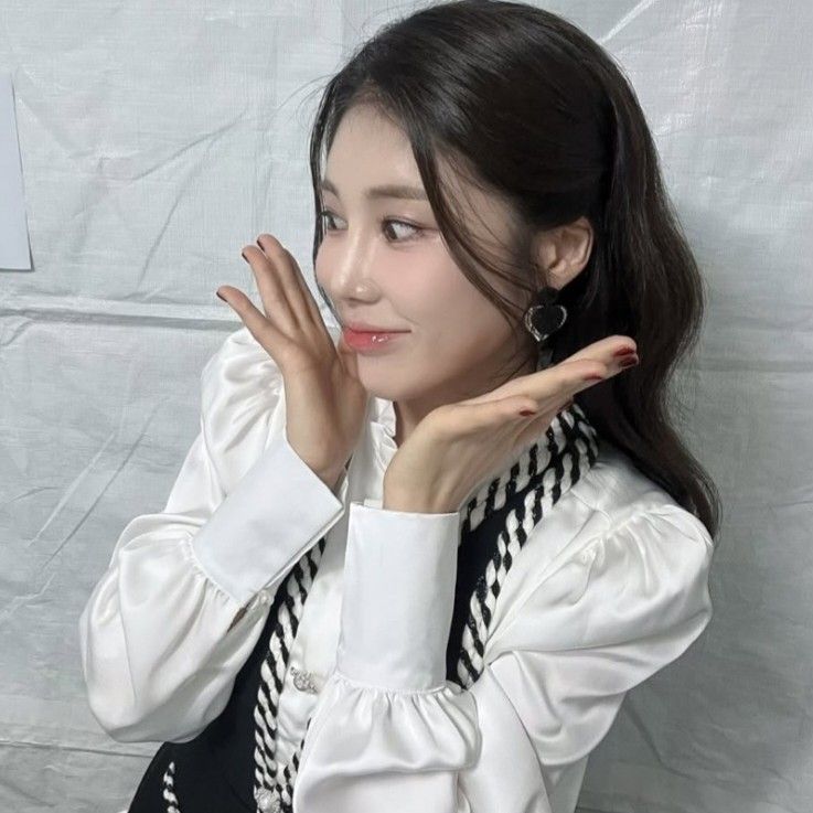 Latest photo of Kim Soyou