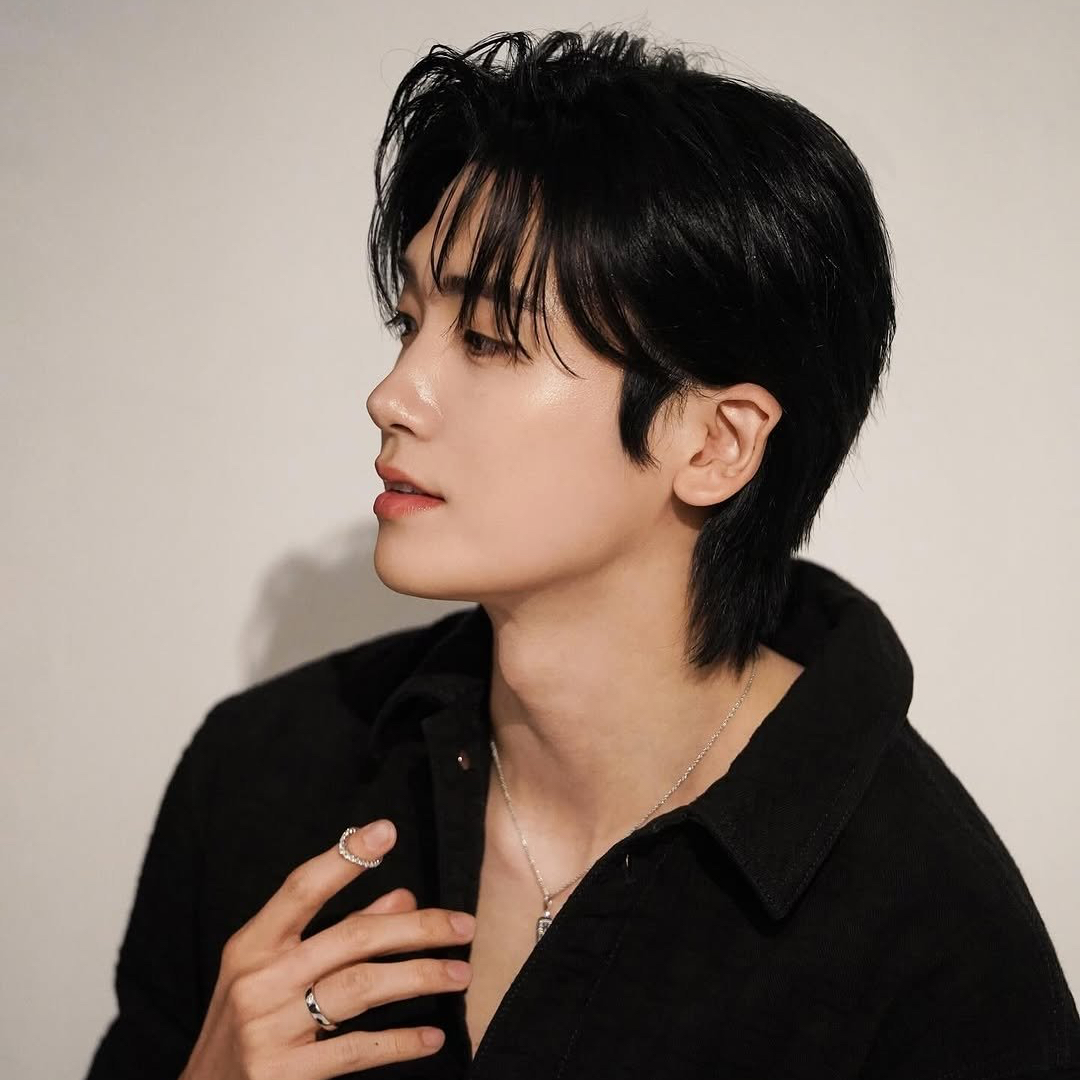 Behind-the-scenes cut of Park Hyungsik