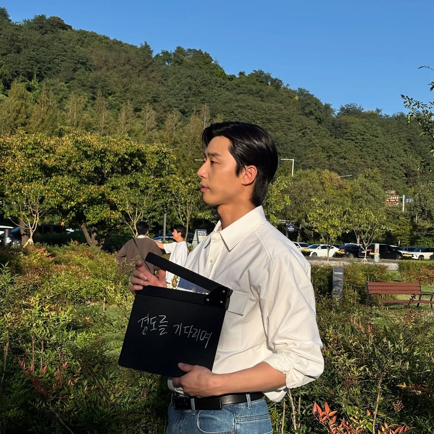 Behind-the-scenes cut of Park Seojoon