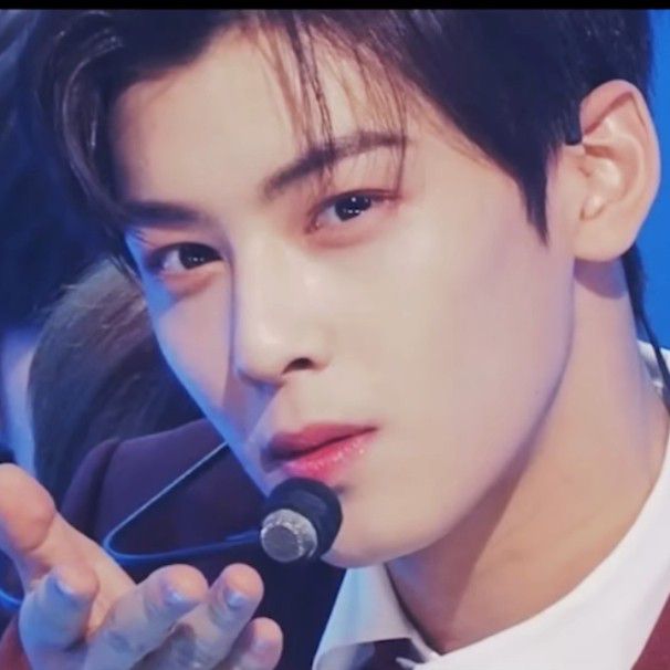 Recent activity shot of Cha Eunwoo