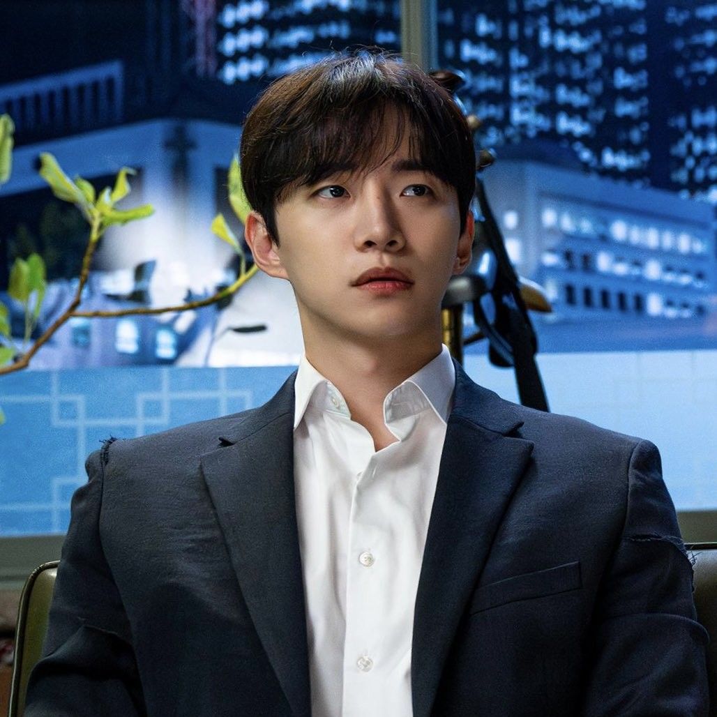 イ・ジュノのビハインドカット