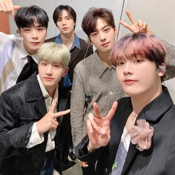 Behind-the-scenes cut of Cha Eunwoo