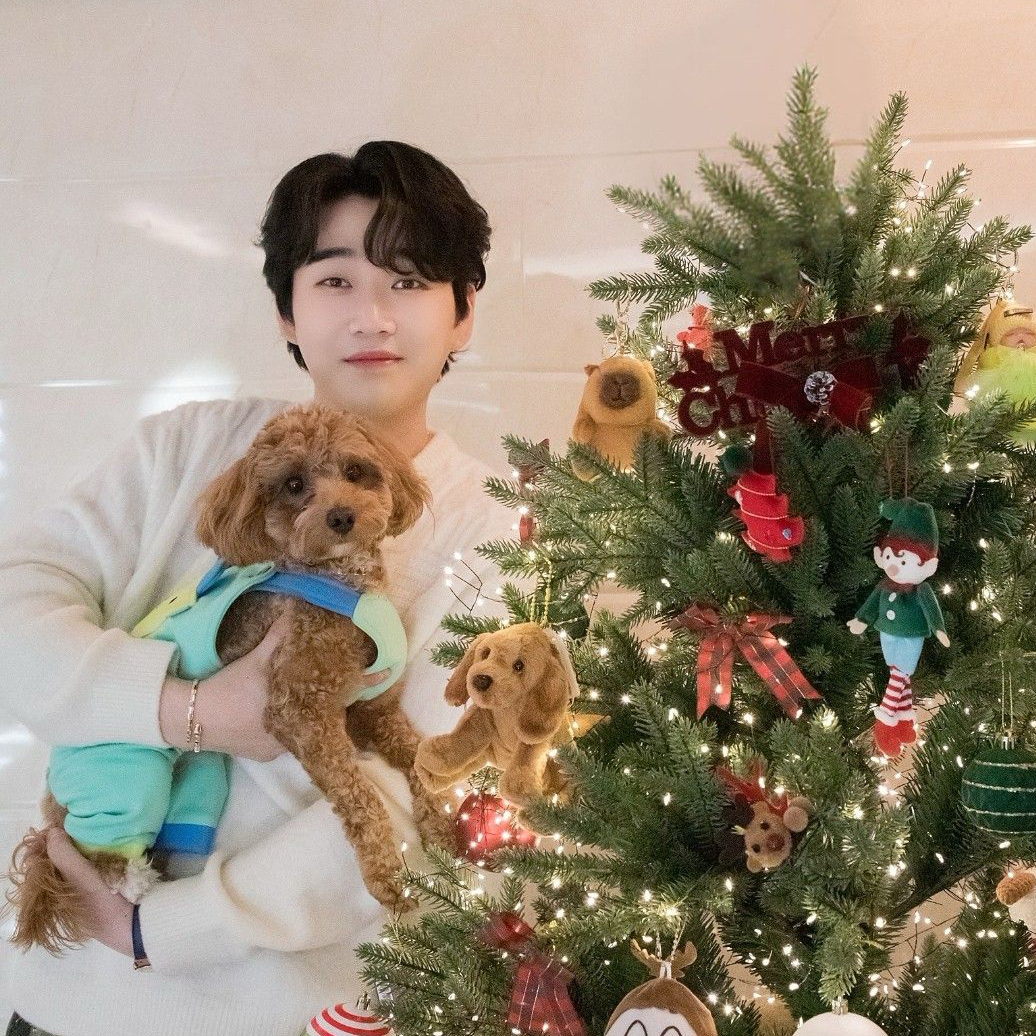 A moment captured by a fan of Hwang Youngwoong