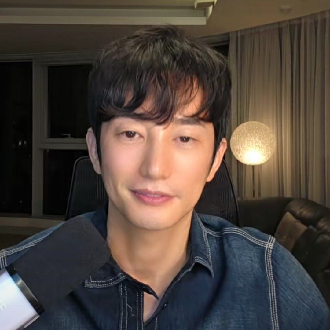 Recent activity shot of Park Sihoo
