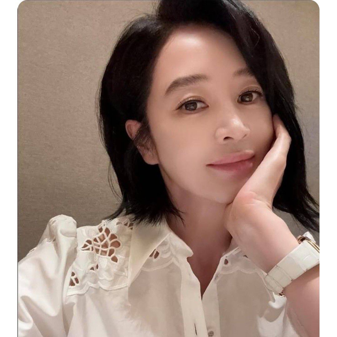 Behind-the-scenes cut of Kim Hyesoo