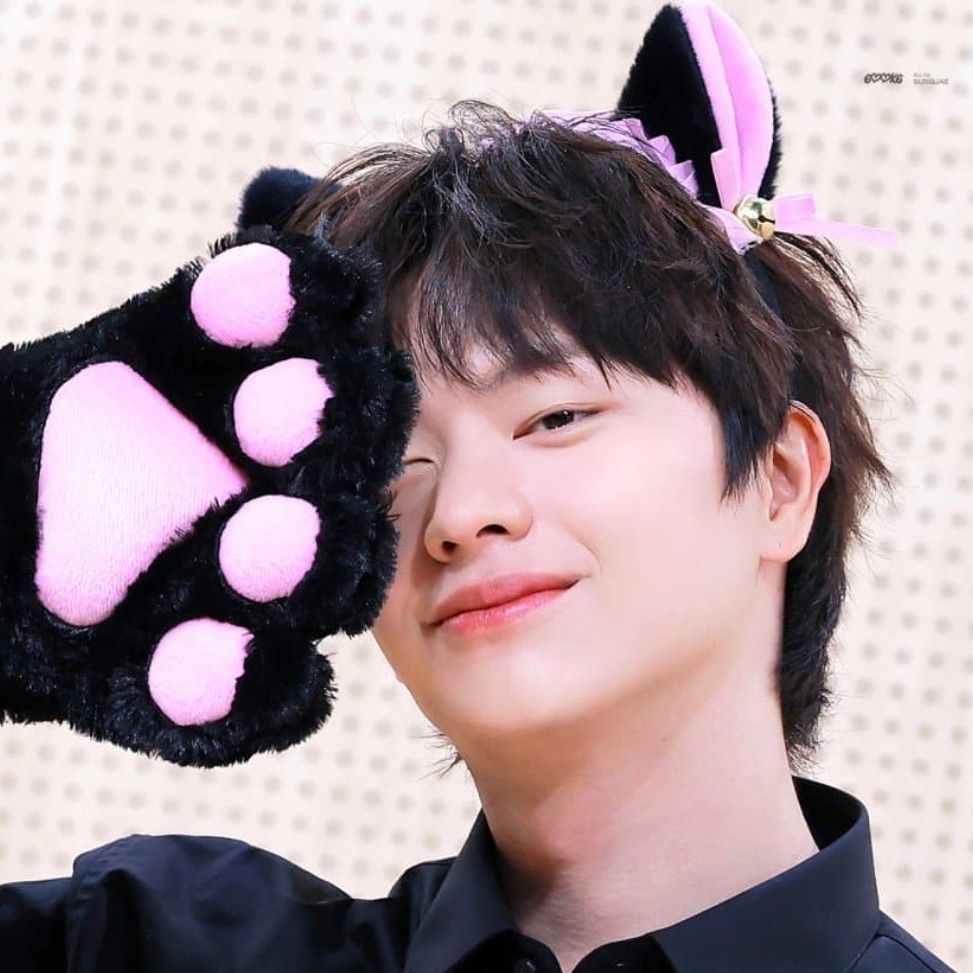 Latest photo of Yook Sungjae