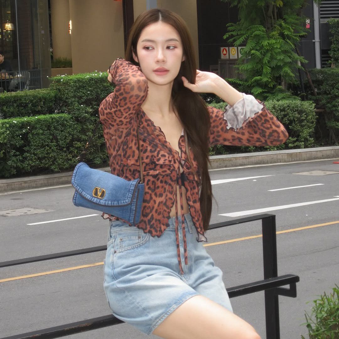 A moment captured by a fan of Namtan Tipnaree Weerawatnodom