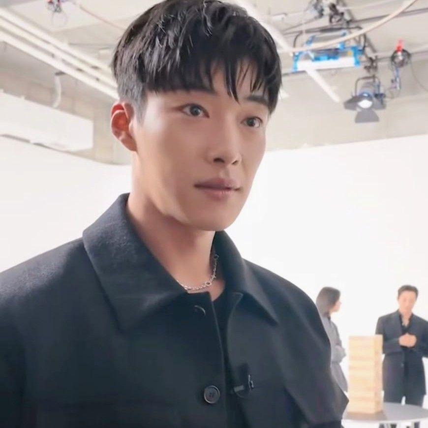 A moment captured by a fan of Woo Dohwan