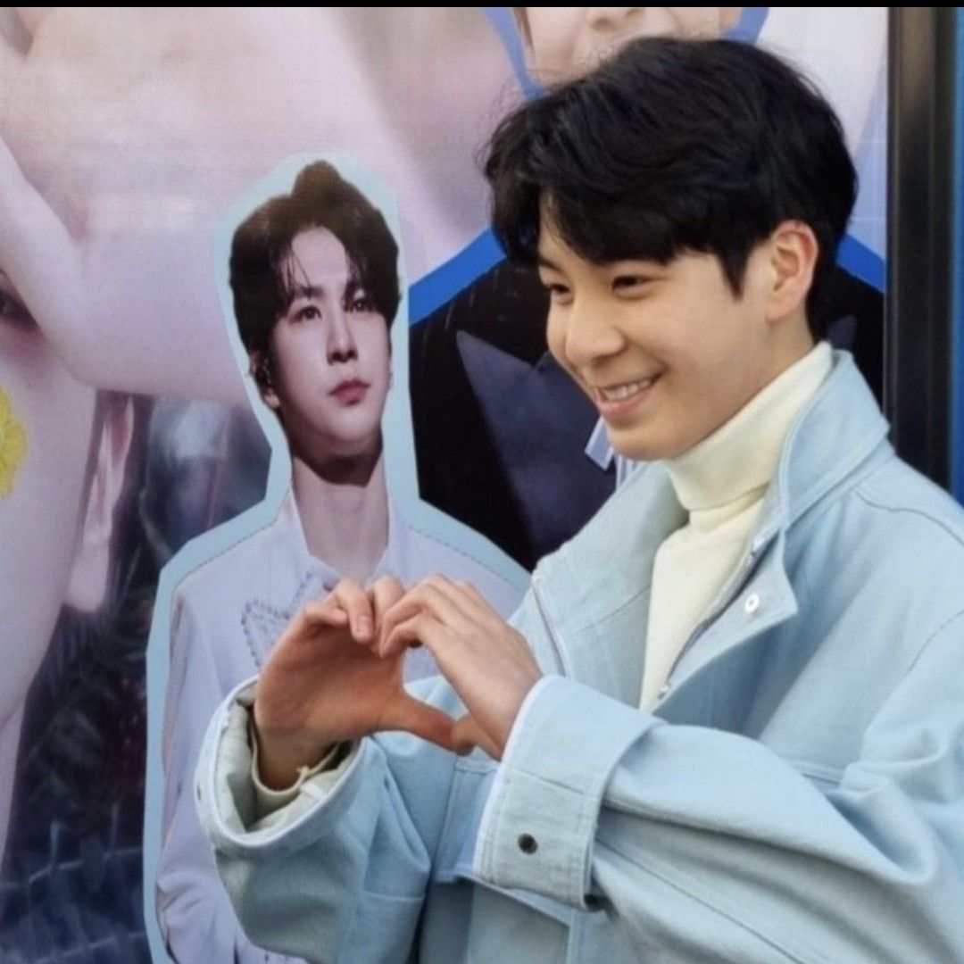 A moment captured by a fan of Jeong Dongwon