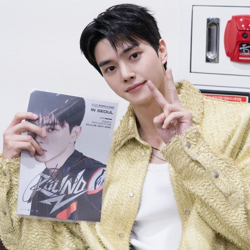 Latest photo of Song Kang