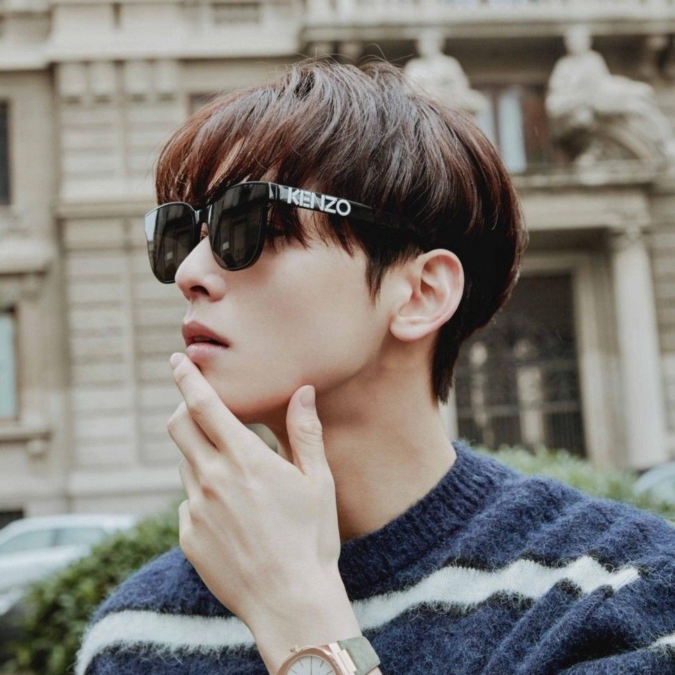 Recent activity shot of Cha Eunwoo