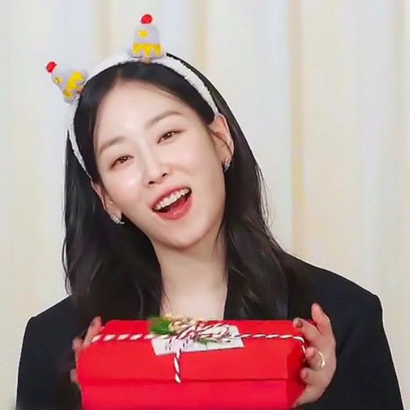 Recent activity shot of Seo Hyunjin