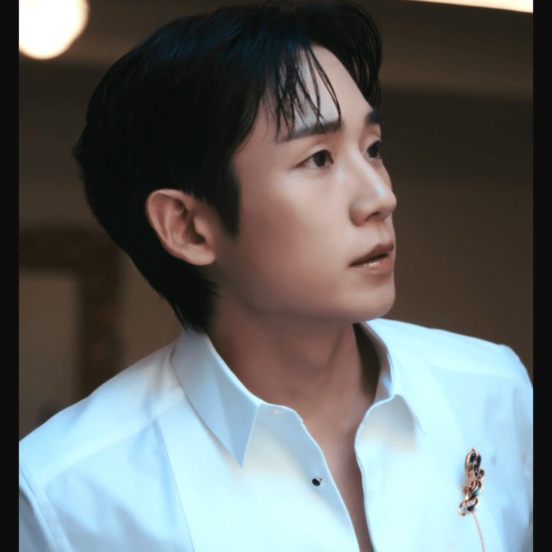Latest photo of Jung Haein