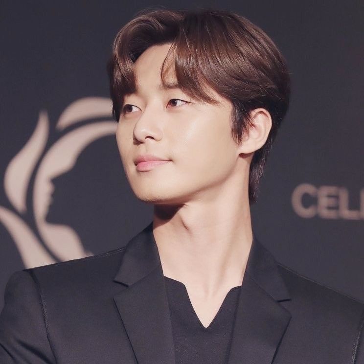 A moment captured by a fan of Park Seojoon
