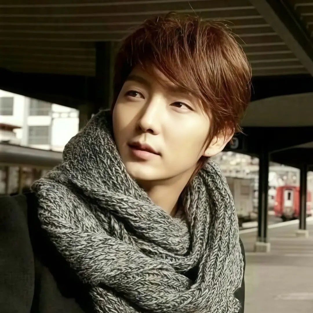 Latest photo of Lee Joongi