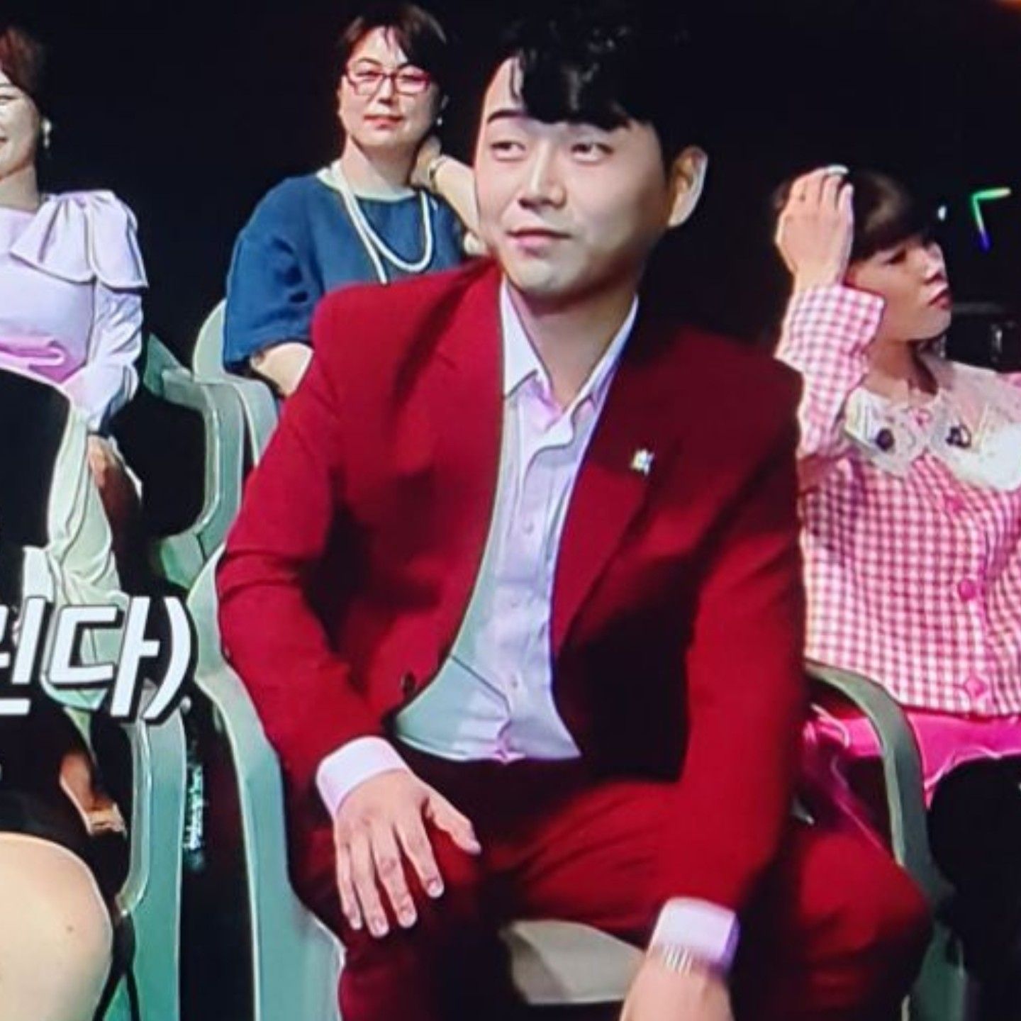 Cuplikan di balik layar dari Hwang Youngwoong