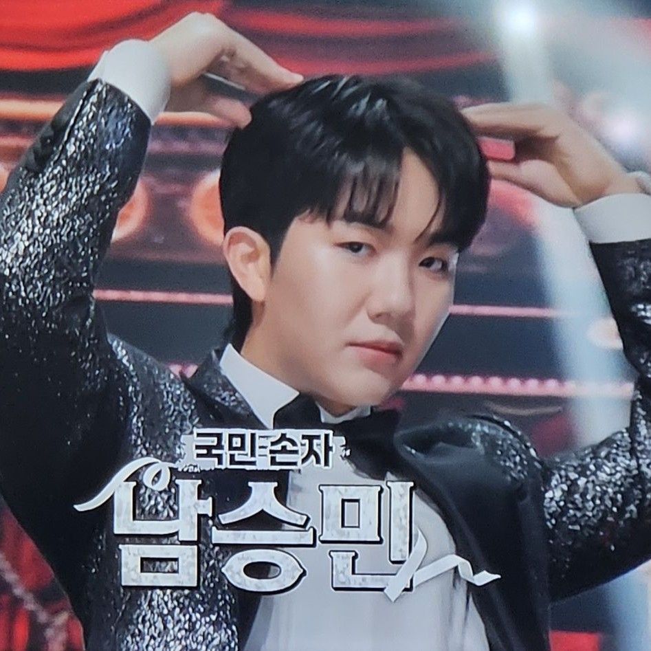 Behind-the-scenes cut of Nam Seungmin