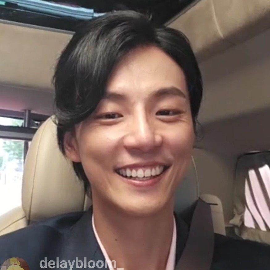 A moment captured by a fan of Yoon Shiyoon
