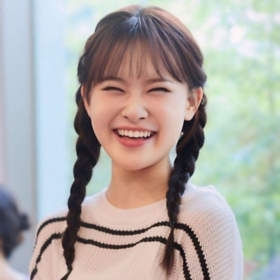 A moment captured by a fan of Kim Dahyun