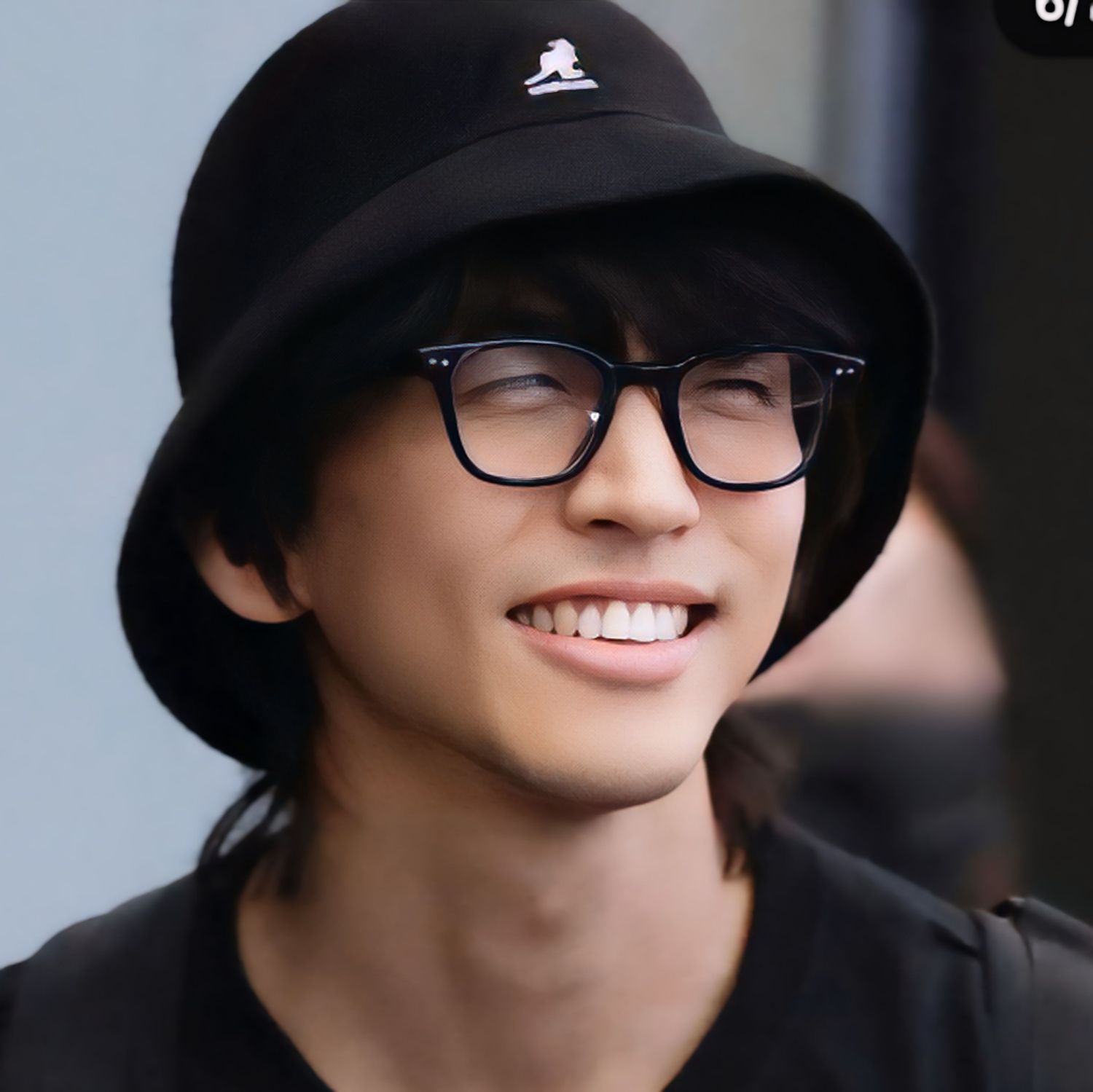 A moment captured by a fan of Lee Seungyoon