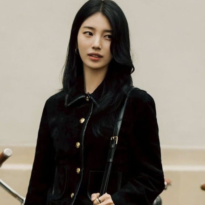 A moment captured by a fan of Bae Suzy