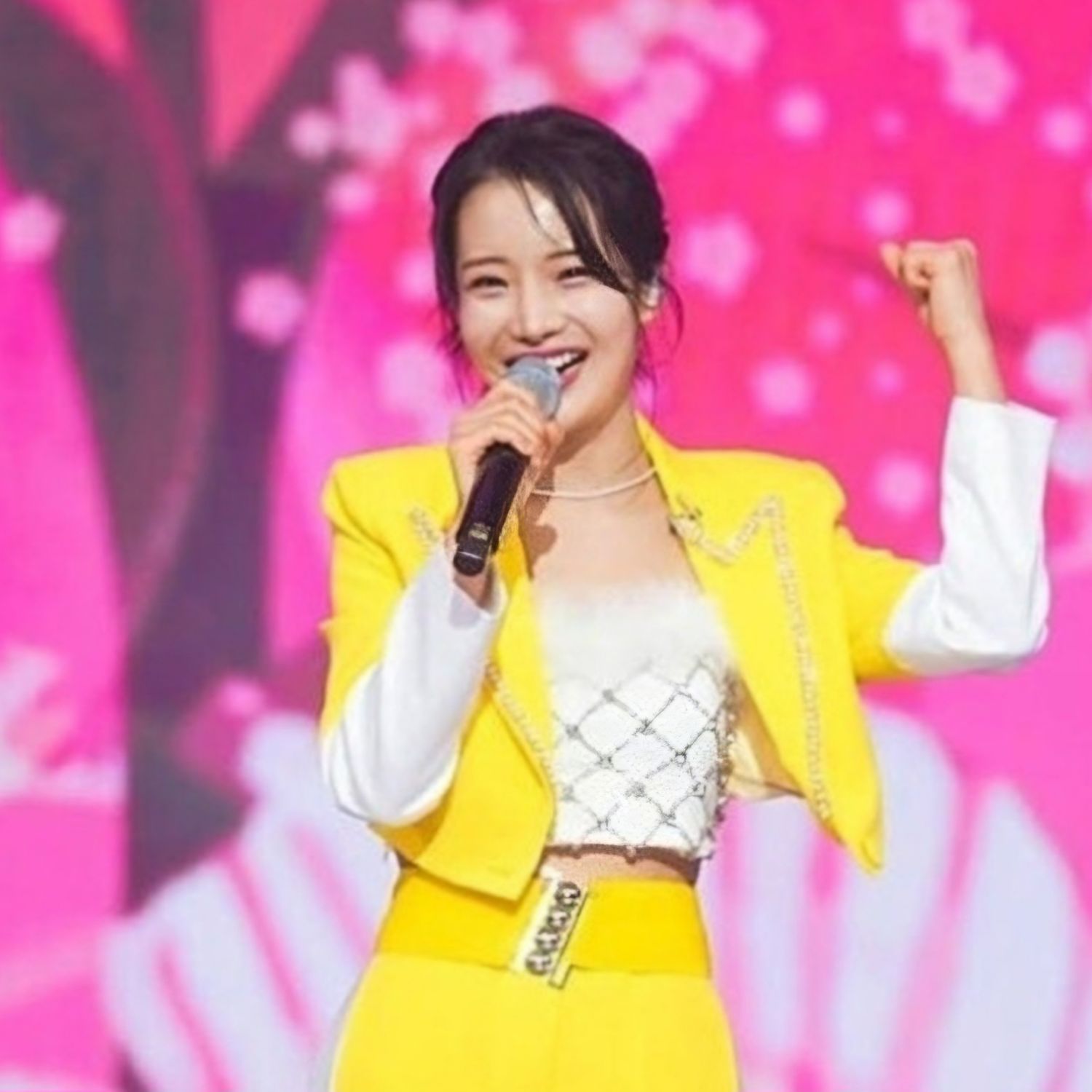 Behind-the-scenes cut of Kim Soyeon (2004)