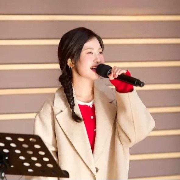 Momen yang diabadikan oleh penggemar Oh Yujin