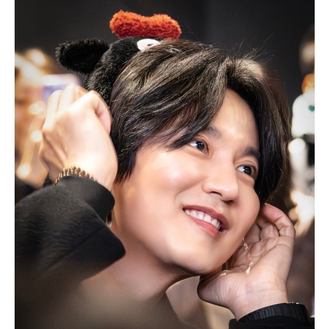 Behind-the-scenes cut of Kim Namgil