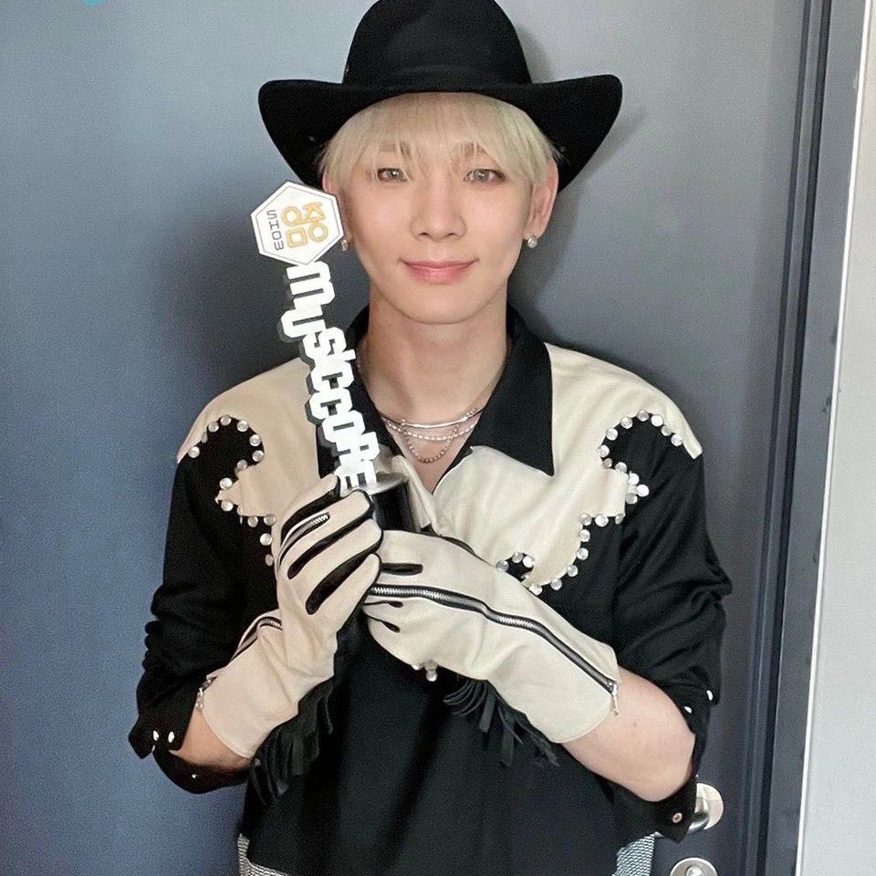 Behind-the-scenes cut of Key
