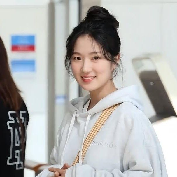 Cuplikan di balik layar dari Kim Hyeyoon