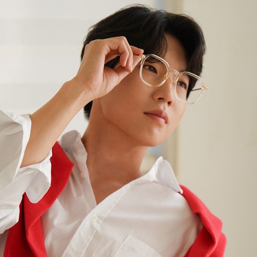 Latest photo of Son Taejin