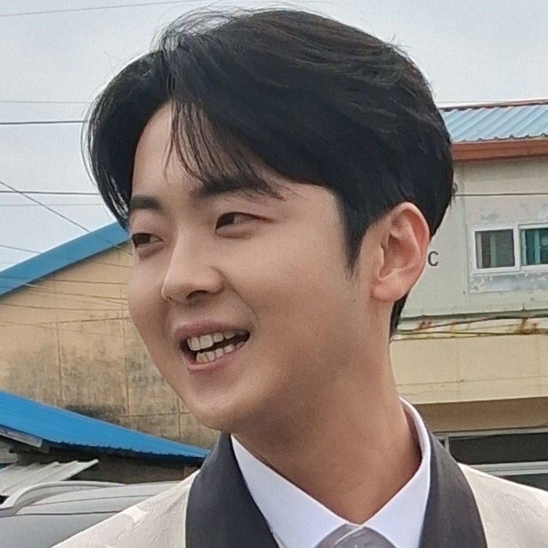 Behind-the-scenes cut of Park Minsu